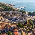 Eric I Paolo Apartamento Pula