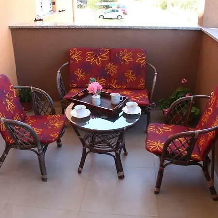 Eric I Paolo Apartment *