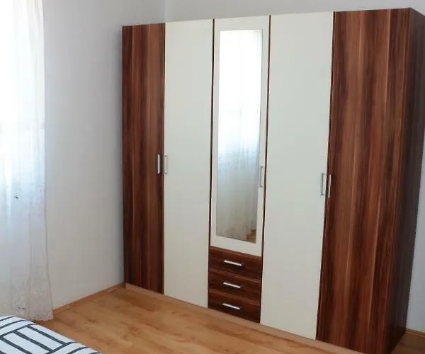 Apartman Eric I Paolo *