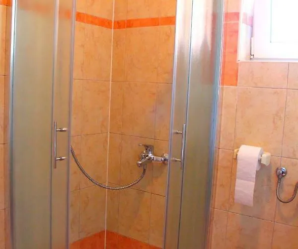 Eric I Paolo Apartman *